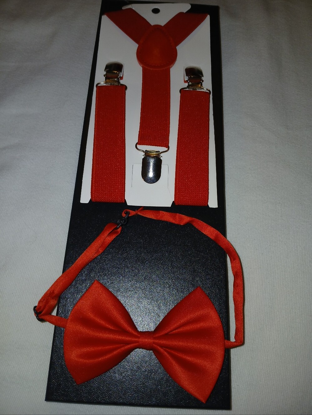 NWT Men's Red Bow Tie and Suspenders Set - Classic Formal Accessory.